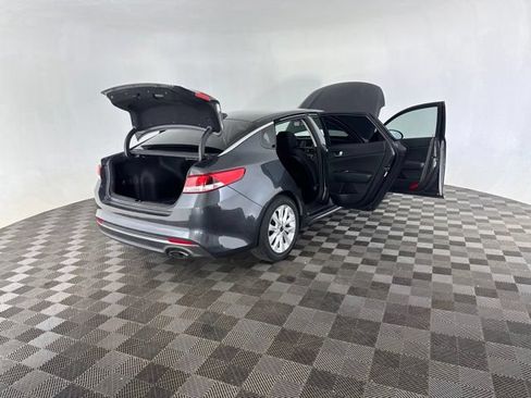 Used 2017 Kia Optima LX w/ Option Group 014 FWD image 18