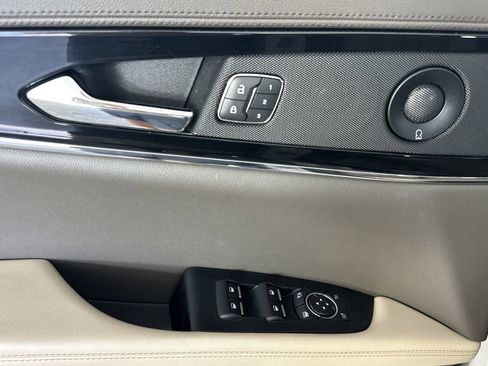 Used 2022 Lincoln Nautilus Reserve w/ Equipment Group 201A image 11