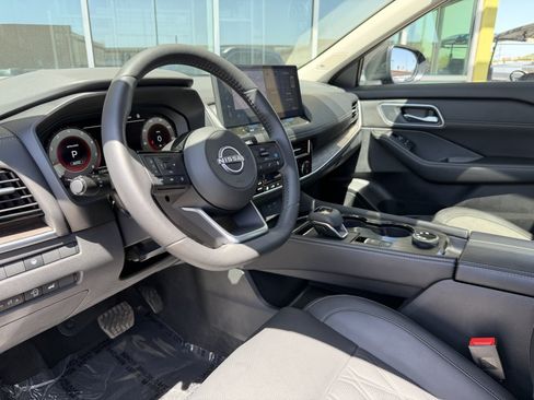 Used 2024 Nissan Rogue Platinum AWD/4WD image 33