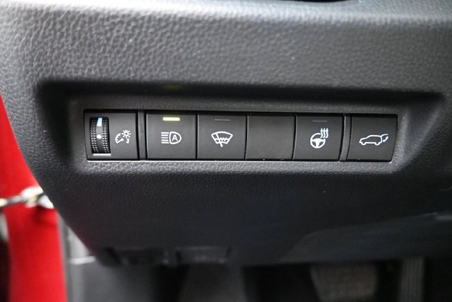 Used 2020 Toyota RAV4 XLE Premium FWD image 16