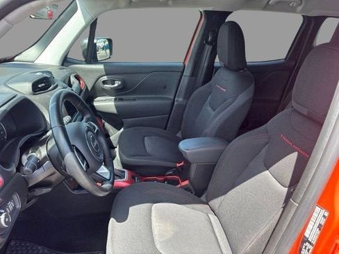 Used 2020 Jeep Renegade Trailhawk w/ Cold Weather Group AWD/4WD image 3