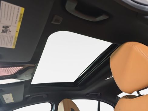 Used 2025 BMW 330i xDrive Sedan w/ Premium Package image 33