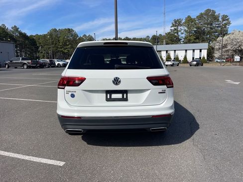 Used 2018 Volkswagen Tiguan SE image 6