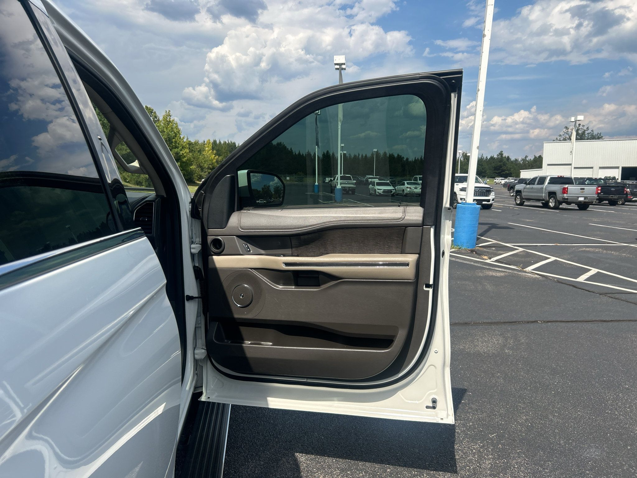 Used 2021 Ford Expedition Limited RWD image 22