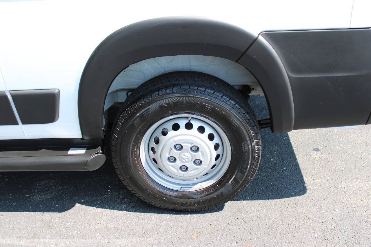 Used 2025 RAM ProMaster 2500 w/ U-Haul Equipment Group FWD image 10