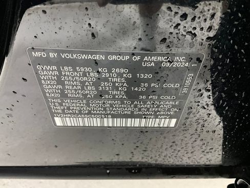 Used 2025 Volkswagen Atlas SE image 26