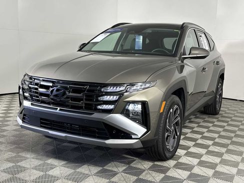 Certified 2025 Hyundai Tucson Limited image 4