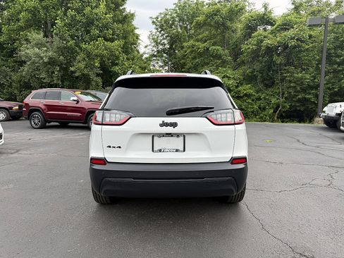 Used 2020 Jeep Cherokee Latitude Plus AWD/4WD image 5
