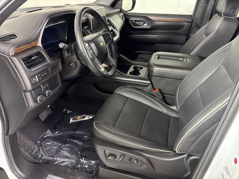 Used 2023 Chevrolet Suburban Premier image 18