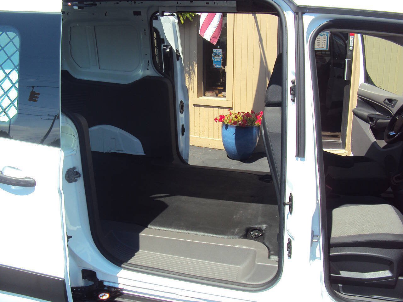 Used 2022 Ford Transit Connect XL FWD image 12