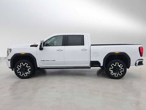 New 2026 GMC Sierra 2500 Denali w/ Denali Reserve Package image 6