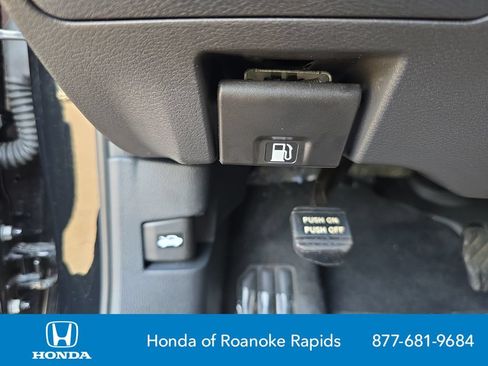 Used 2025 Nissan Altima 2.5 SR FWD image 31