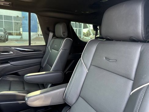 Used 2023 Cadillac Escalade Sport AWD/4WD image 11