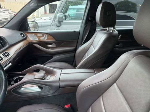 Used 2021 Mercedes-Benz GLS 450 4MATIC image 12