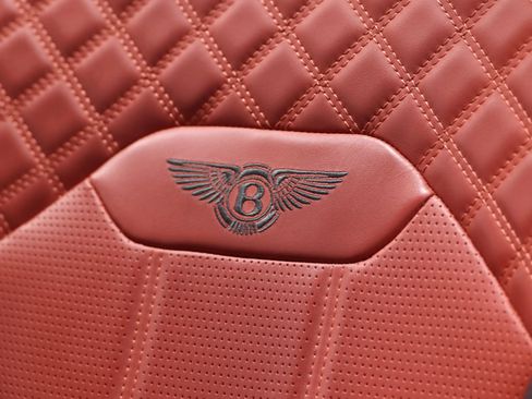 Used 2022 Bentley Bentayga AWD/4WD image 19