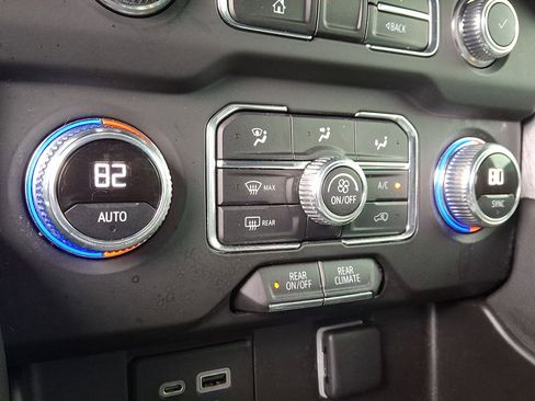 Used 2022 GMC Yukon SLE w/ Gmc Pro Safety Plus Package image 19