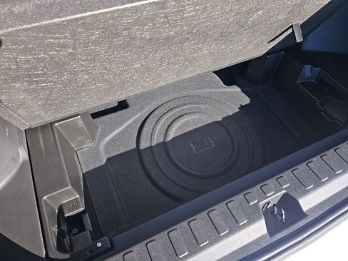 Used 2021 Chevrolet Equinox LT w/ Driver Convenience Package image 19