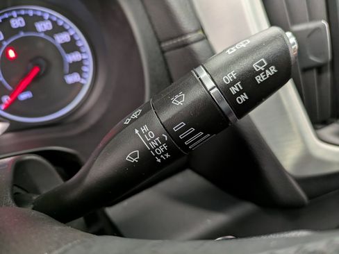 Used 2023 GMC Terrain SLT w/ Tech Package image 18