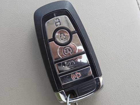 Used 2021 Lincoln Nautilus Reserve AWD/4WD image 37