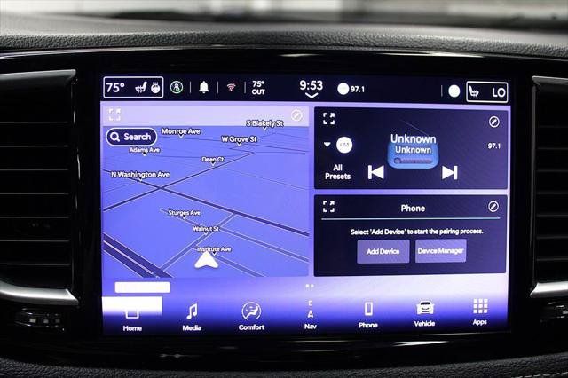 Certified 2025 Chrysler Pacifica Limited FWD image 16
