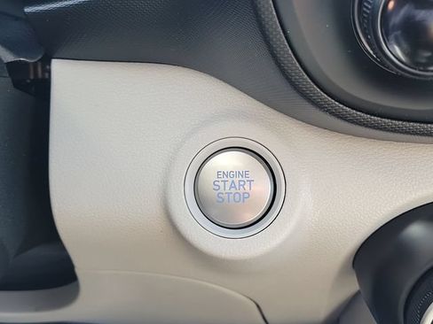 Used 2025 Hyundai Venue SEL FWD image 10