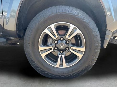 Used 2016 Toyota Tacoma TRD Sport w/ Premium & Technology Package AWD/4WD image 35