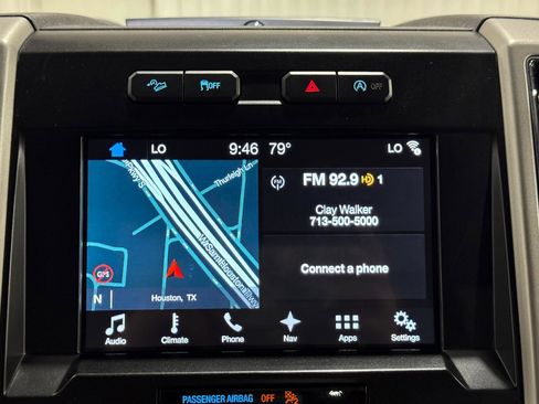 Used 2018 Ford F150 Lariat w/ Equipment Group 502A Luxury AWD/4WD image 17