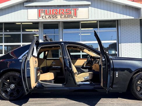 Used 2014 Rolls-Royce Ghost image 12