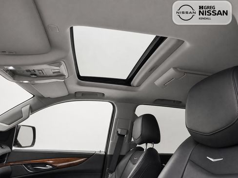 Used 2019 Cadillac Escalade Luxury AWD/4WD image 12