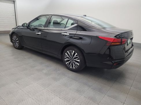 Used 2025 Nissan Altima 2.5 SV FWD image 3
