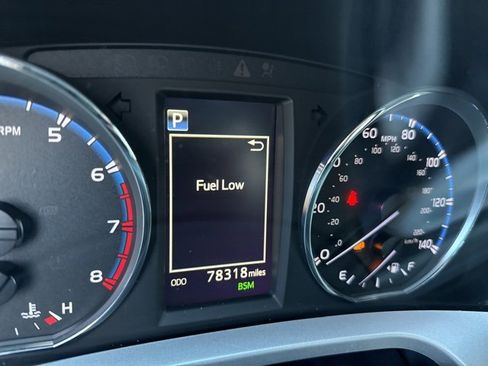 Used 2018 Toyota RAV4 Limited image 9