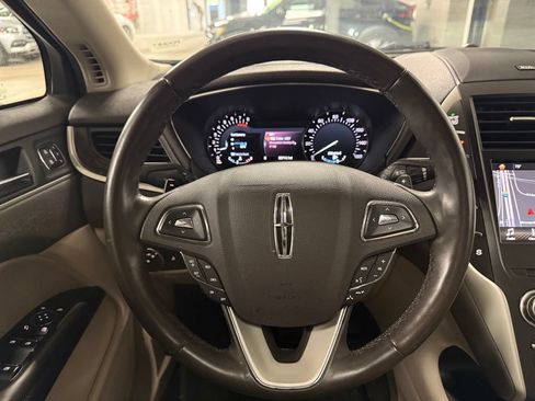 Used 2019 Lincoln MKC Reserve w/ MKC Climate Package AWD/4WD image 11