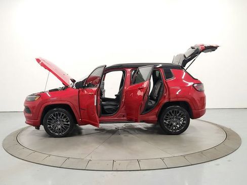 Used 2024 Jeep Compass Limited w/ High Altitude Package image 12