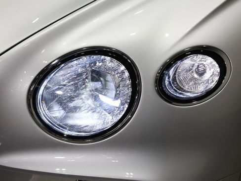 Used 2021 Bentley Continental GT image 35