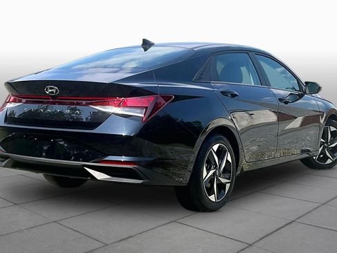 Used 2023 Hyundai Elantra SEL w/ Convenience Package FWD image 13
