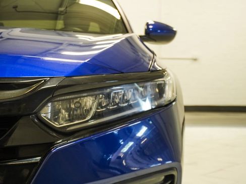 Used 2018 Honda Accord Sport image 40