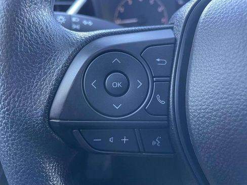 Used 2025 Toyota Corolla LE image 30