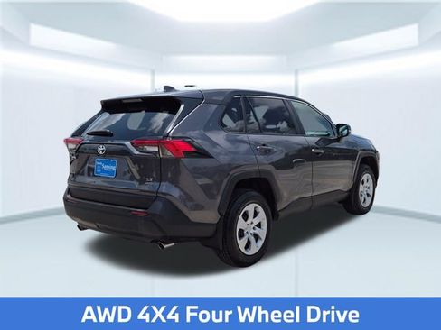 Used 2024 Toyota RAV4 LE AWD/4WD image 6