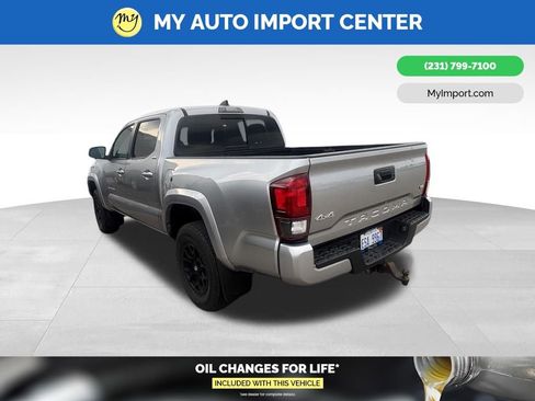 Certified 2022 Toyota Tacoma SR5 w/ Technology Package AWD/4WD image 5