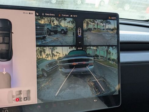 Used 2026 Tesla Model Y Long Range image 10