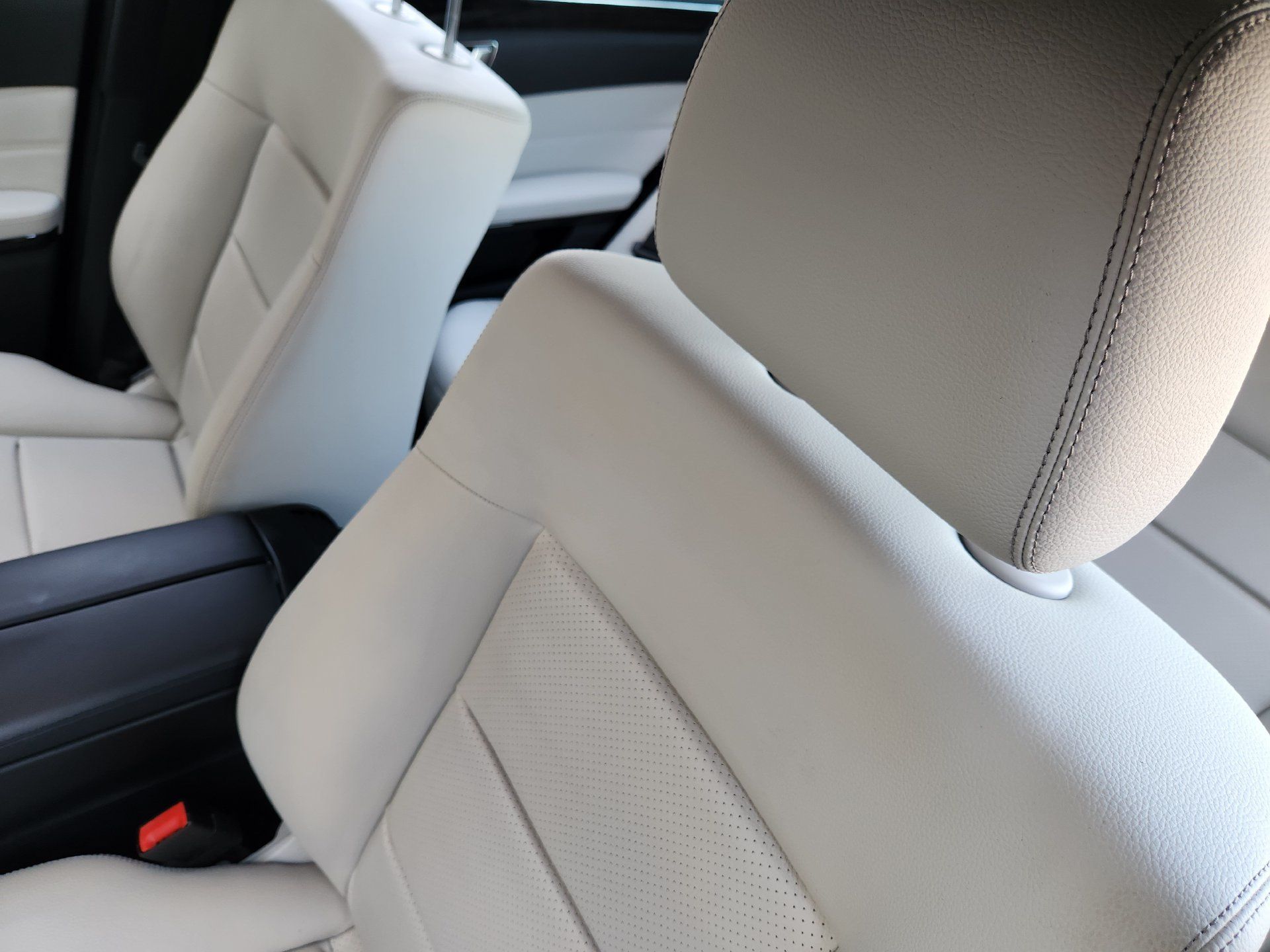 Used 2016 Mercedes-Benz E 350 Sedan image 16