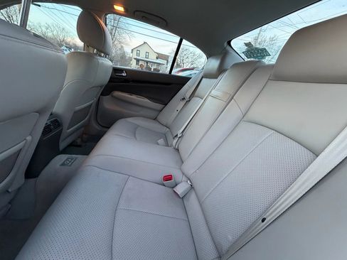 Used 2011 INFINITI G37 x Sedan w/ Premium Pkg image 16