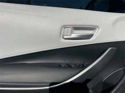 Used 2020 Toyota Corolla SE image 16