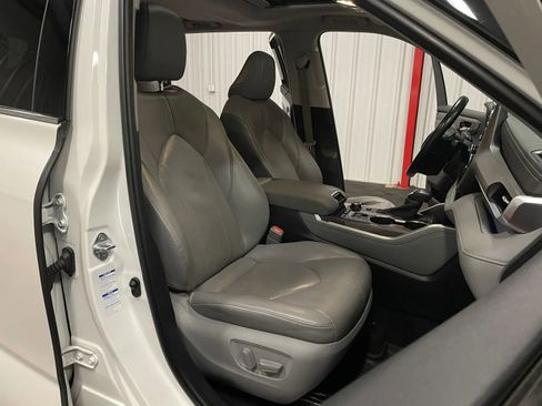 Used 2020 Toyota Highlander Limited image 48