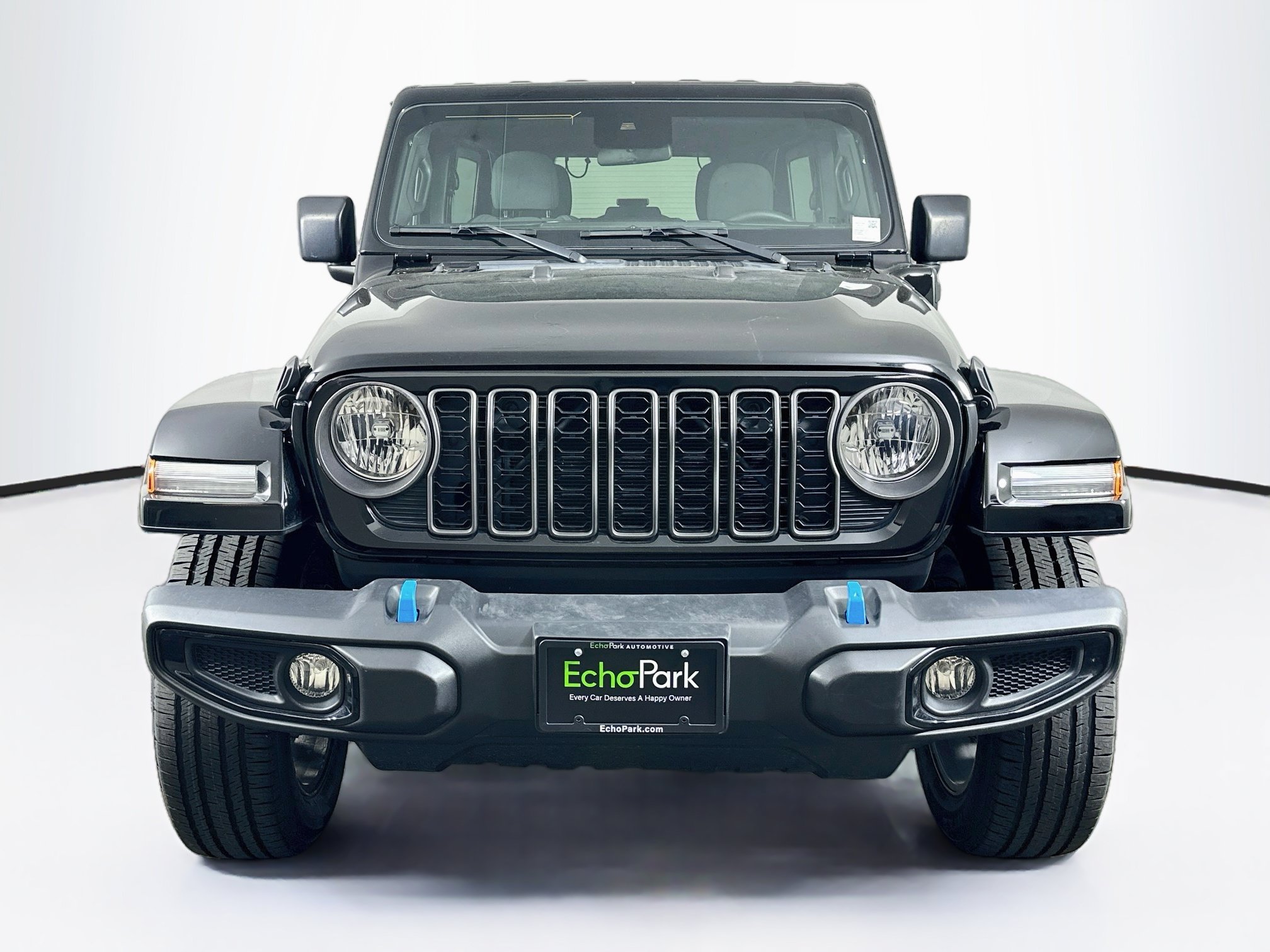 Used 2024 Jeep Wrangler Unlimited w/ Convenience Group AWD/4WD image 2