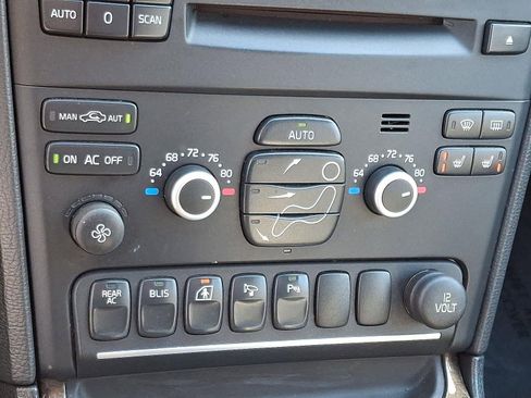 Used 2010 Volvo XC90 3.2 image 17