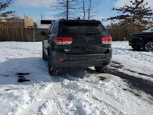 Used 2018 Jeep Grand Cherokee Laredo AWD/4WD image 7