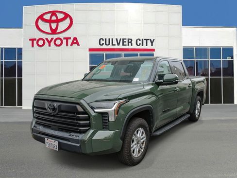 Used 2022 Toyota Tundra SR5 w/ Advanced Technology Package AWD/4WD image 1