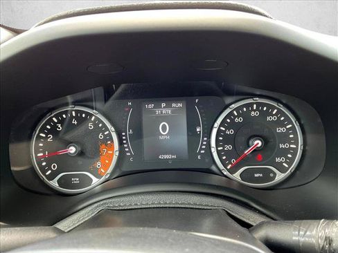 Used 2018 Jeep Renegade Latitude w/ Safety & Security Group FWD image 22