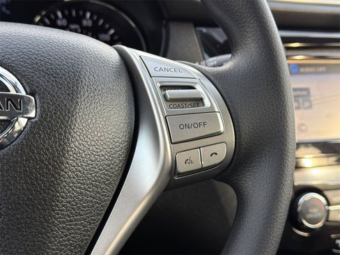 Used 2016 Nissan Rogue SV w/ SV Premium Package image 22